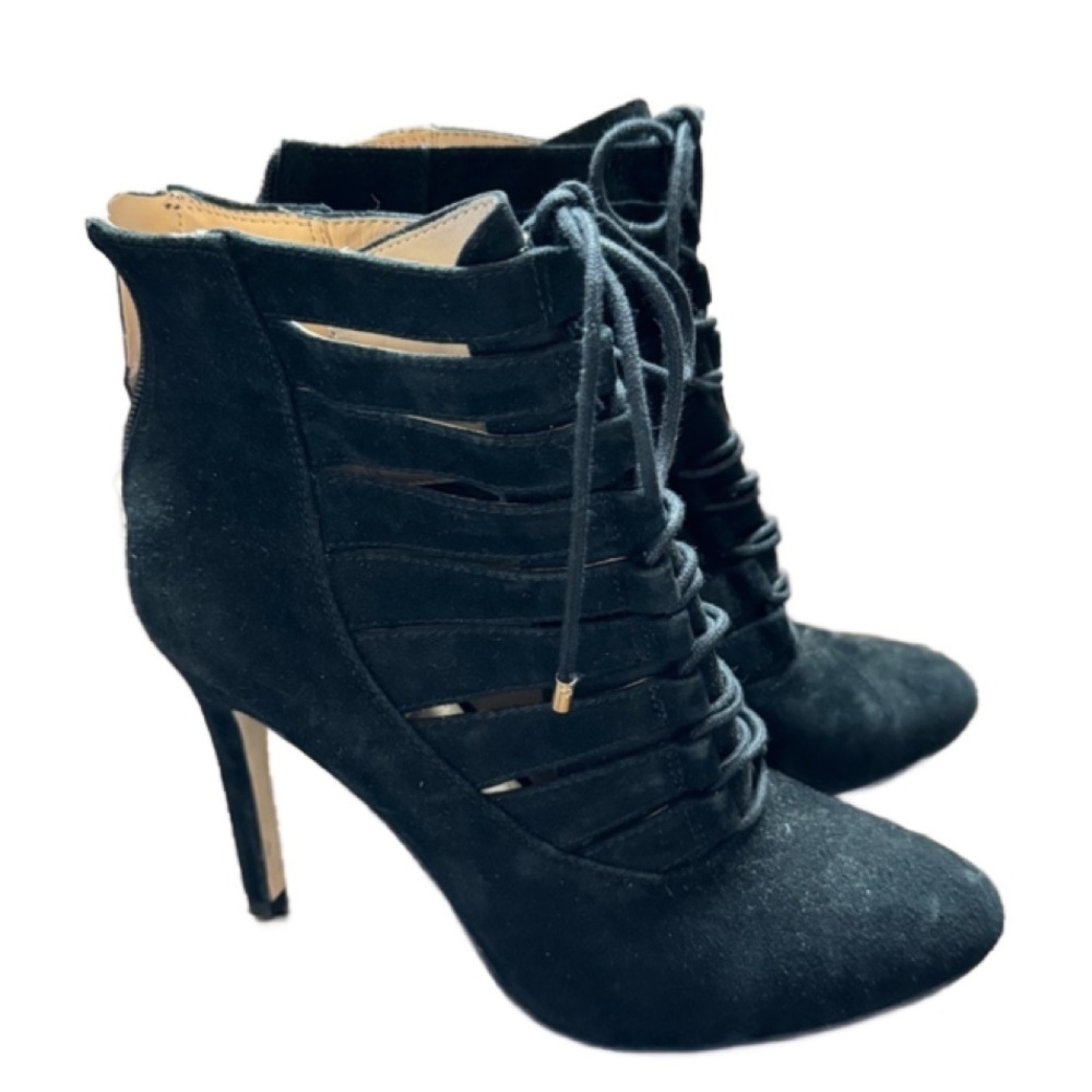 🟠 BCBG BLACK SUEDE BOOTIES SIZE 8